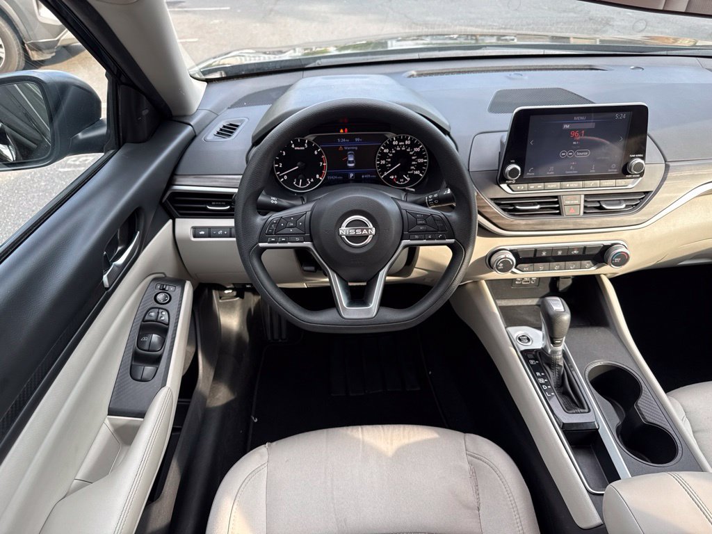 Certified 2025 Nissan Altima 2.5 SV FWD image 32