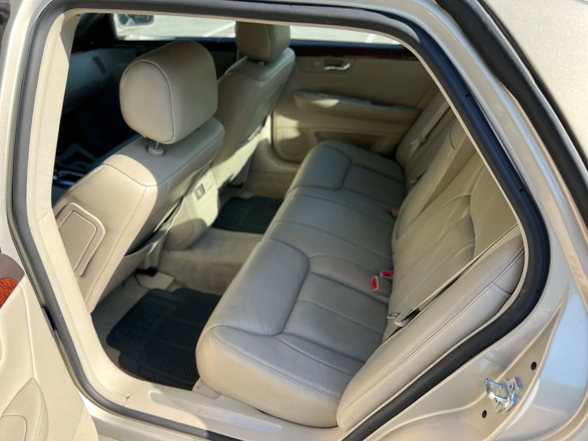 Used 2007 Cadillac DTS Luxury I image 16