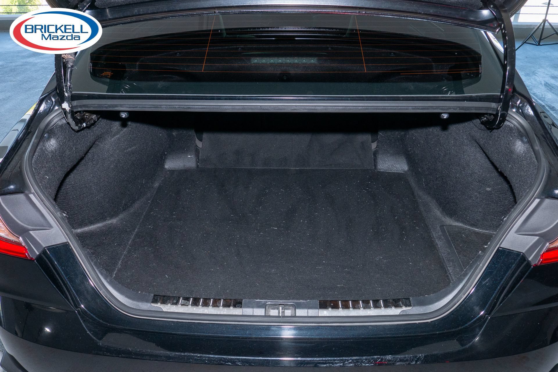 Used 2025 Toyota Camry SE w/ Multimedia Upgrade Package FWD image 9