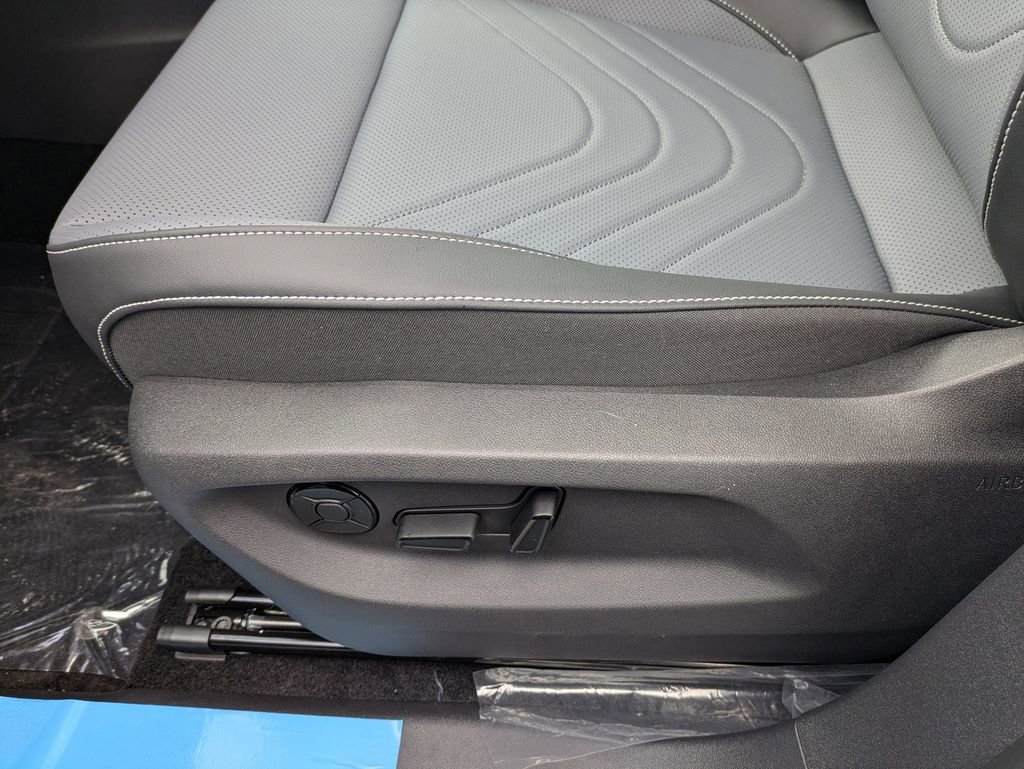 New 2026 Volkswagen Tiguan SE R-Line image 14
