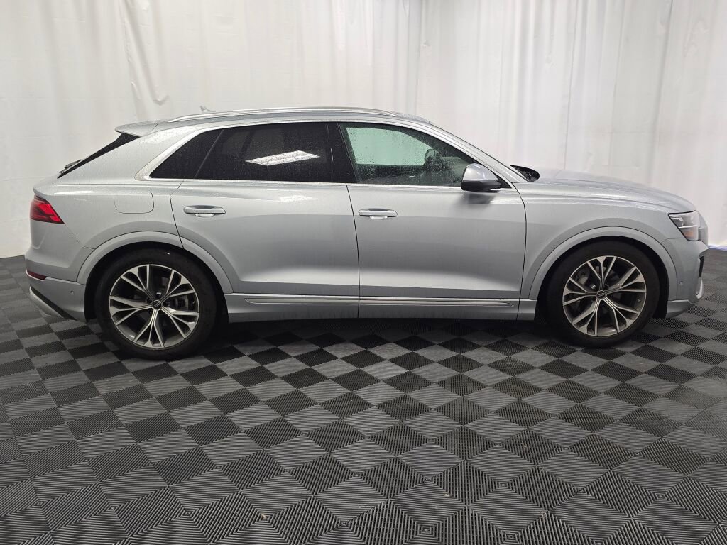 Used 2024 Audi Q8 Prestige w/ Prestige Package image 7