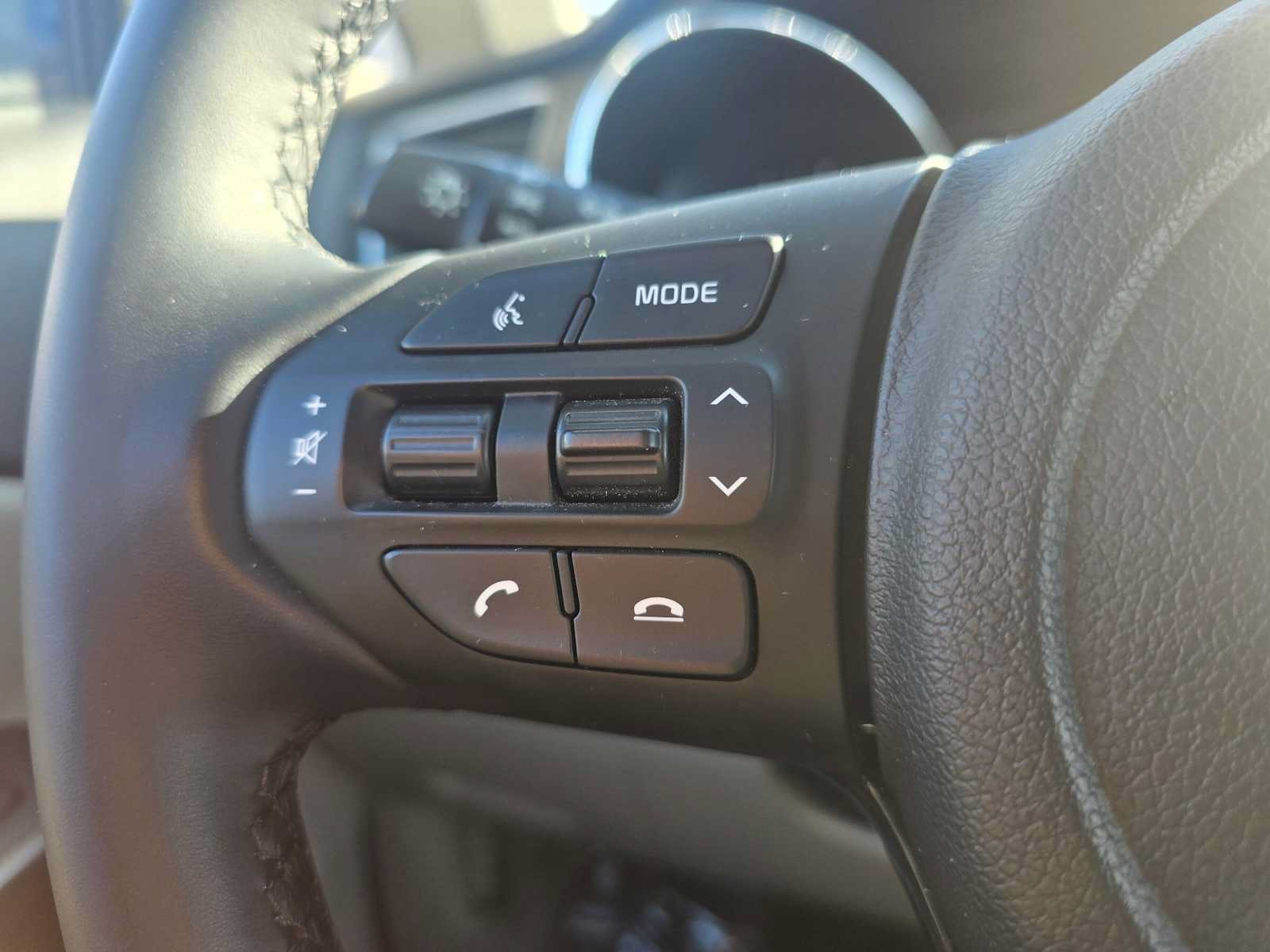 Used 2020 Kia Sedona EX FWD image 31