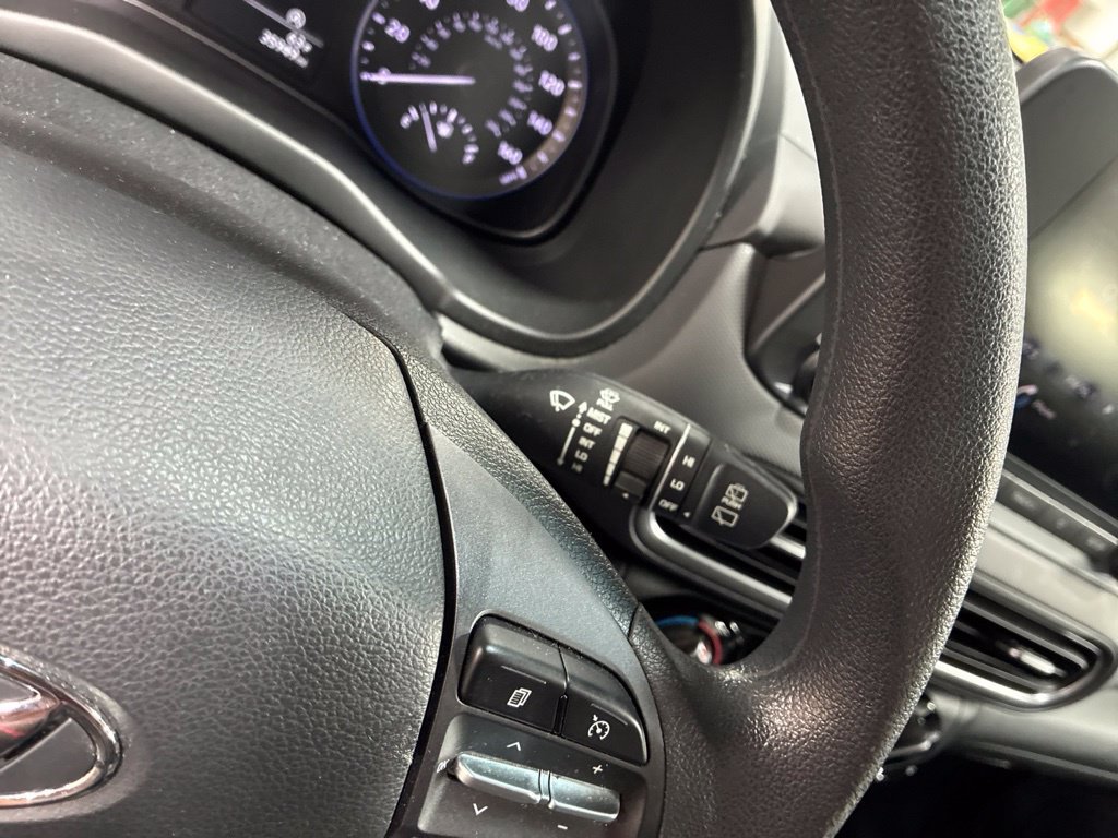 Used 2023 Hyundai Kona SEL AWD/4WD image 36