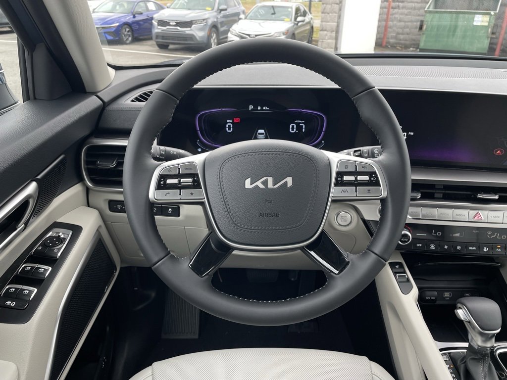 New 2025 Kia Telluride S image 14