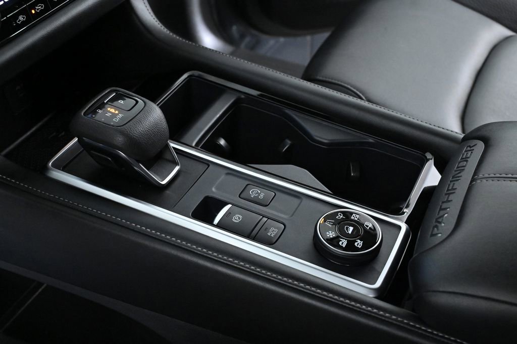 Certified 2024 Nissan Pathfinder SL image 19