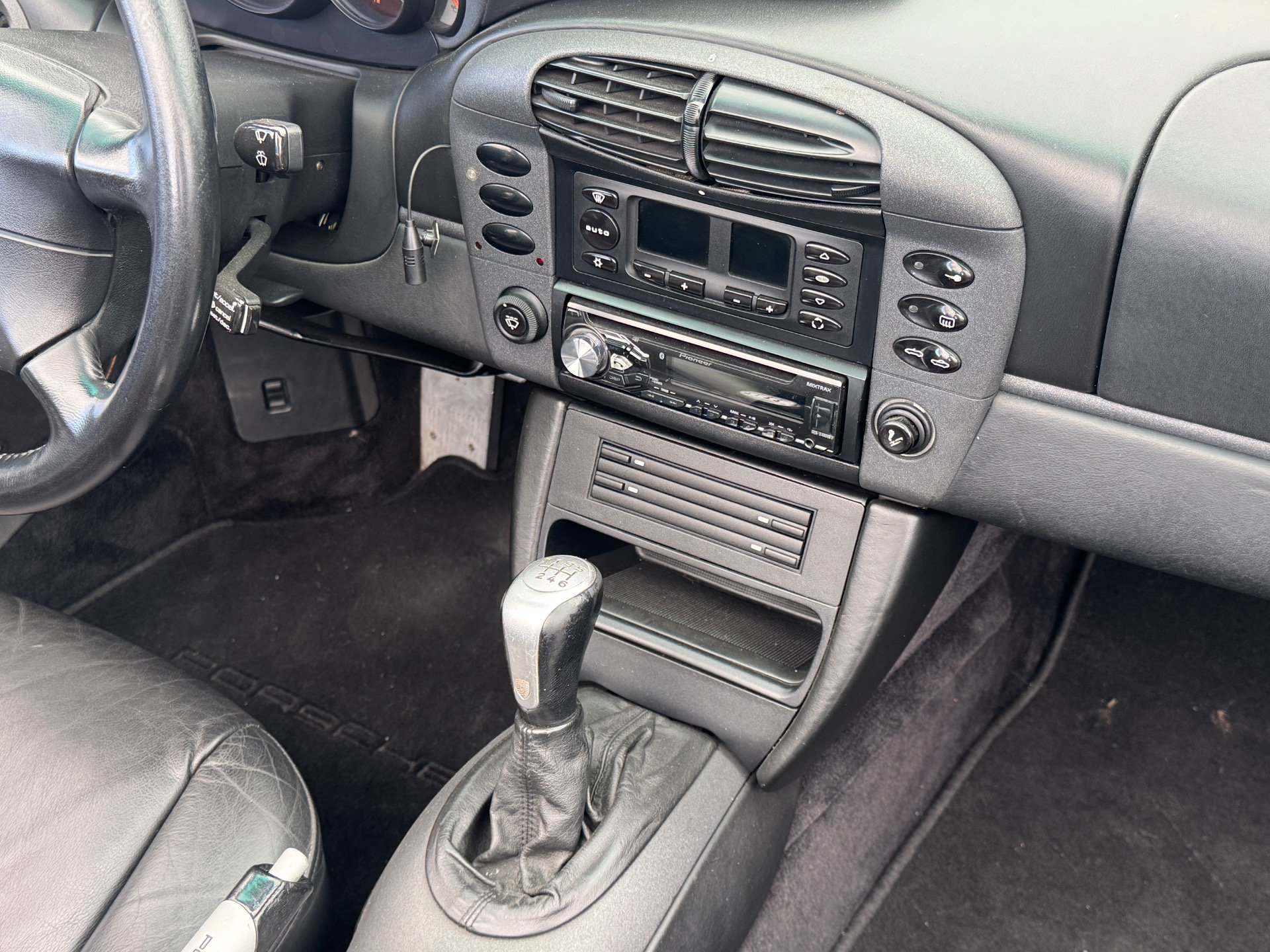 Used 1999 Porsche 911 Cabriolet image 19