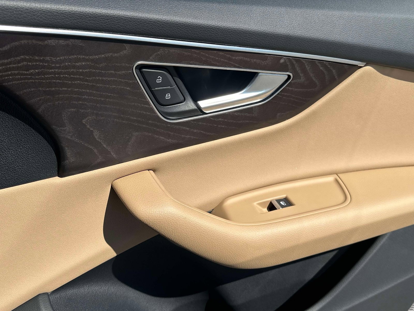 Used 2019 Audi Q8 Premium Plus image 32