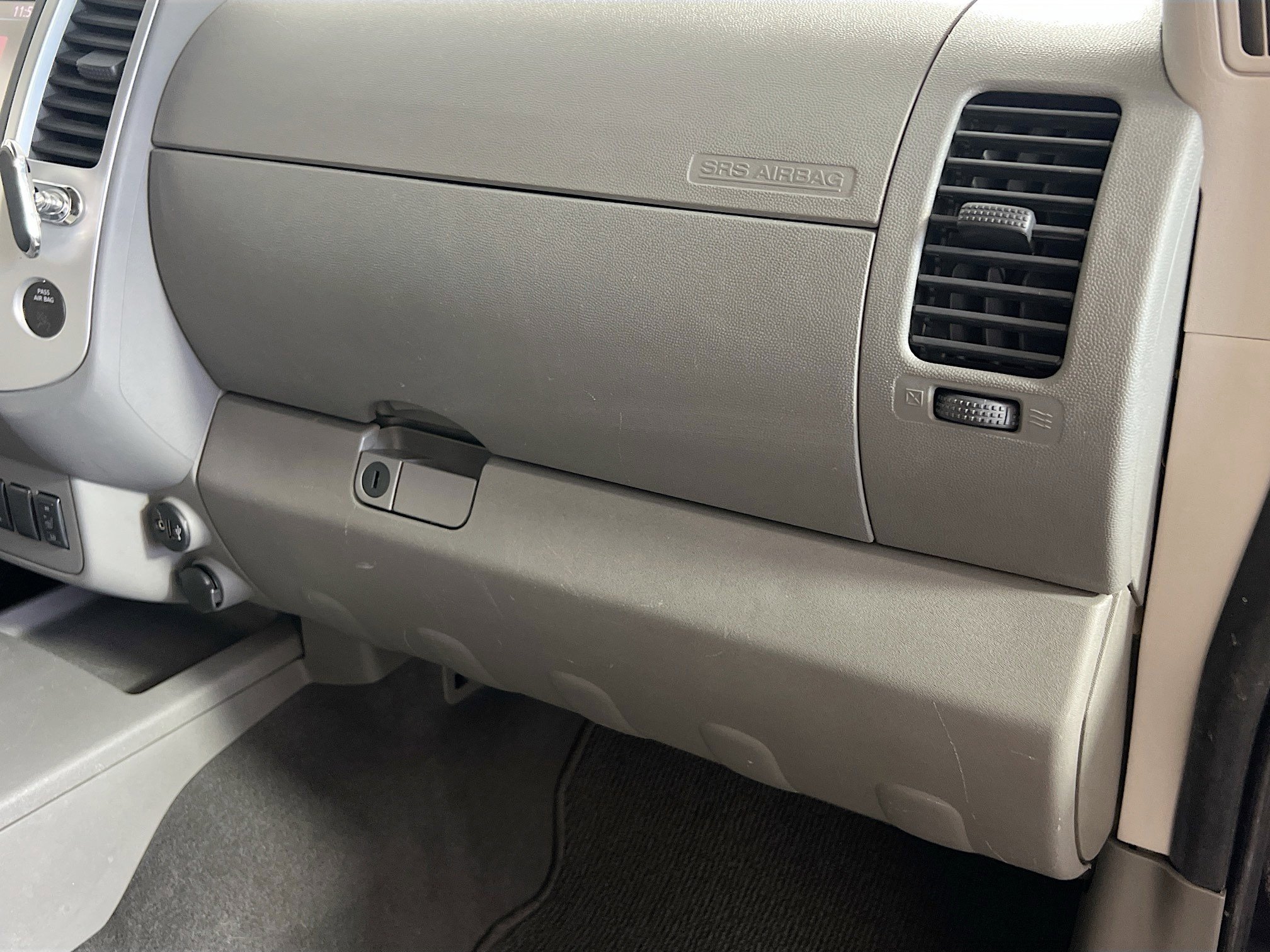 Used 2021 Nissan Frontier SV w/ Midnight Edition Floor Mats image 34