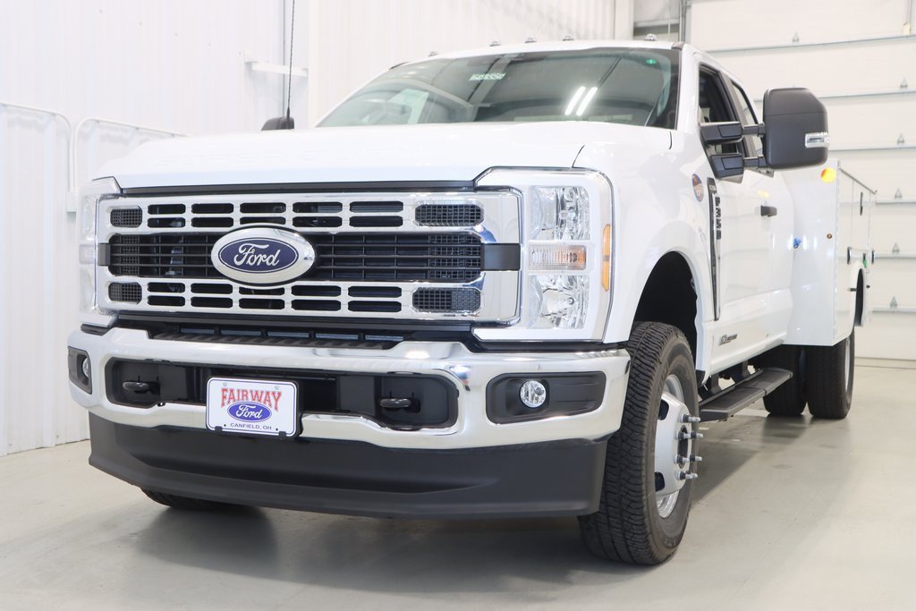 New 2025 Ford F350 XL w/ XL Chrome Package image 4