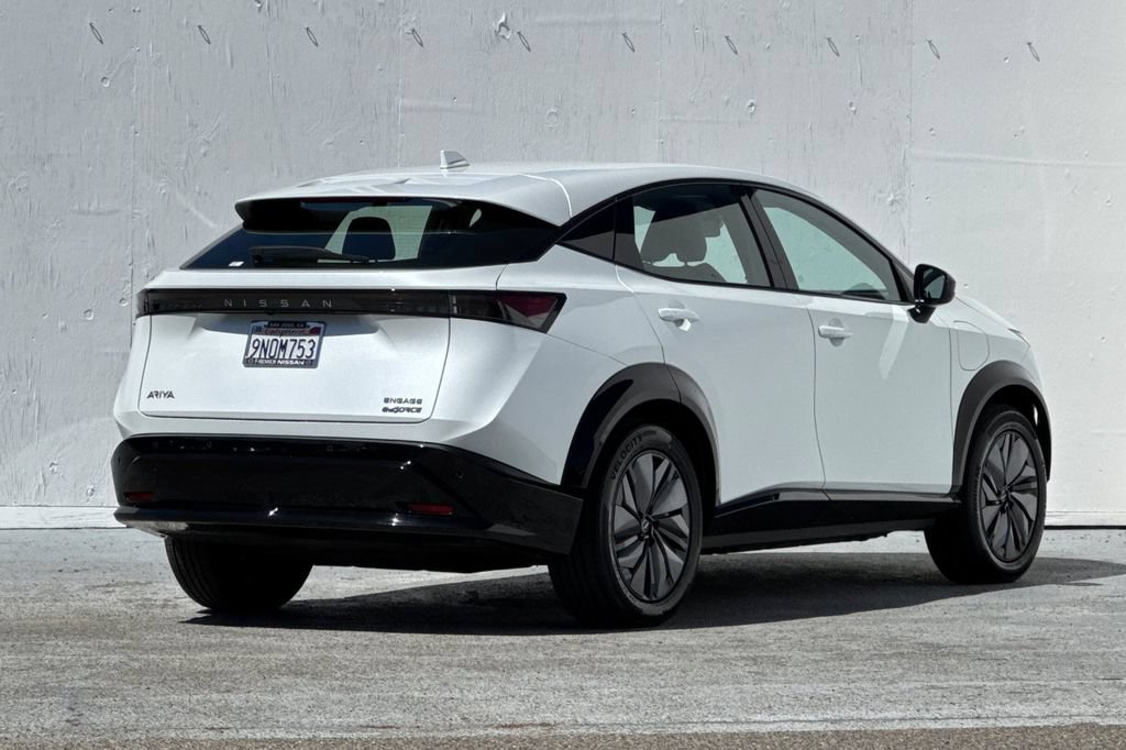 Used 2024 Nissan Ariya AWD image 3