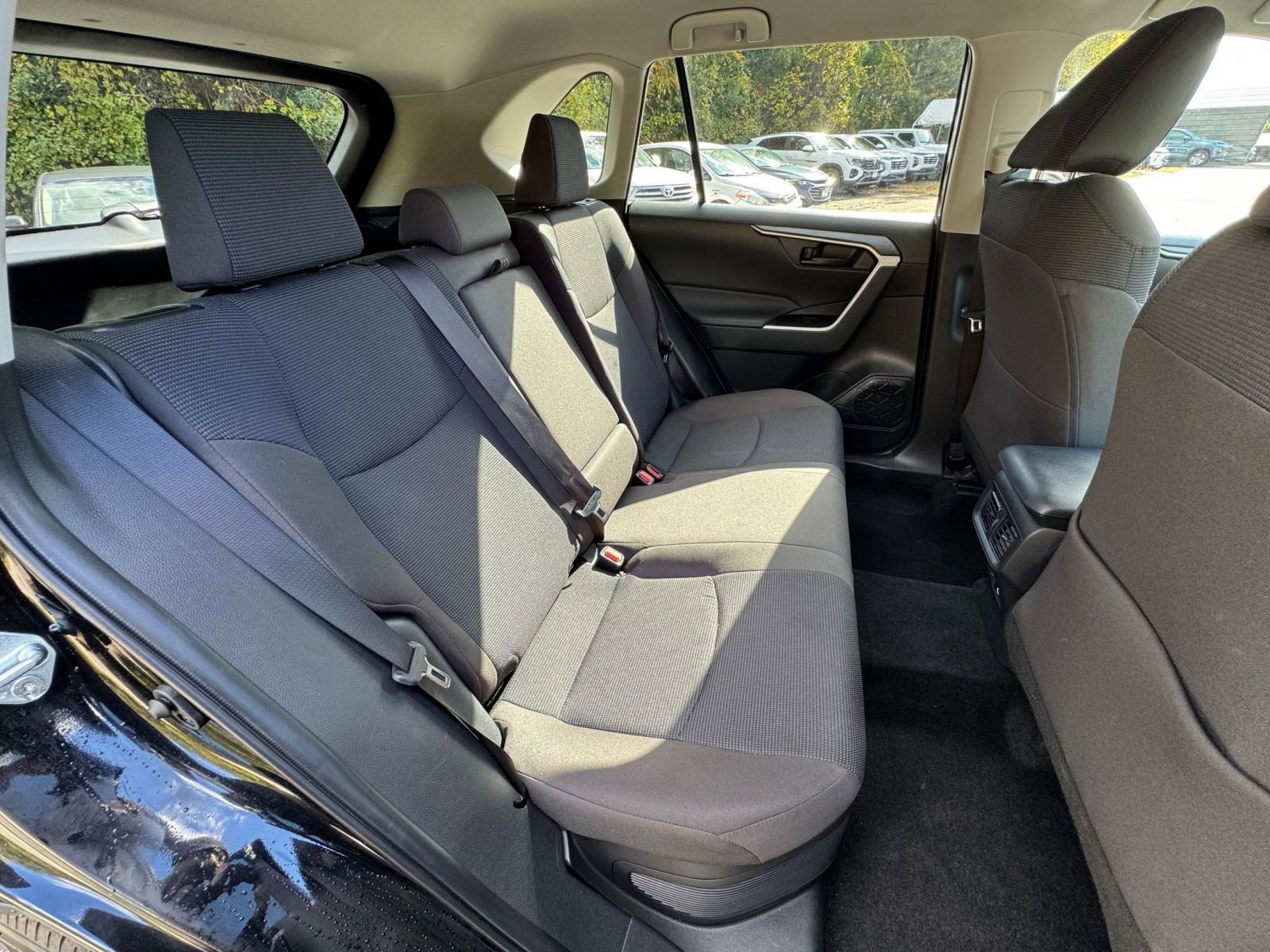 Used 2025 Toyota RAV4 LE image 34