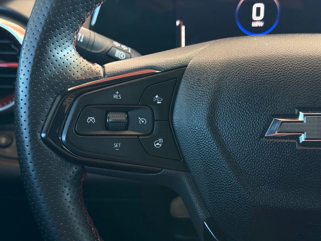 Used 2024 Chevrolet Trax RS FWD image 24