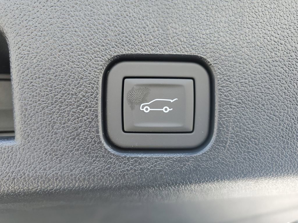 New 2026 Chevrolet Traverse LT w/ Driver Confidence Package image 9