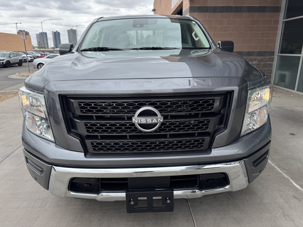 Used 2024 Nissan Titan SV w/ SV Convenience Package RWD image 10
