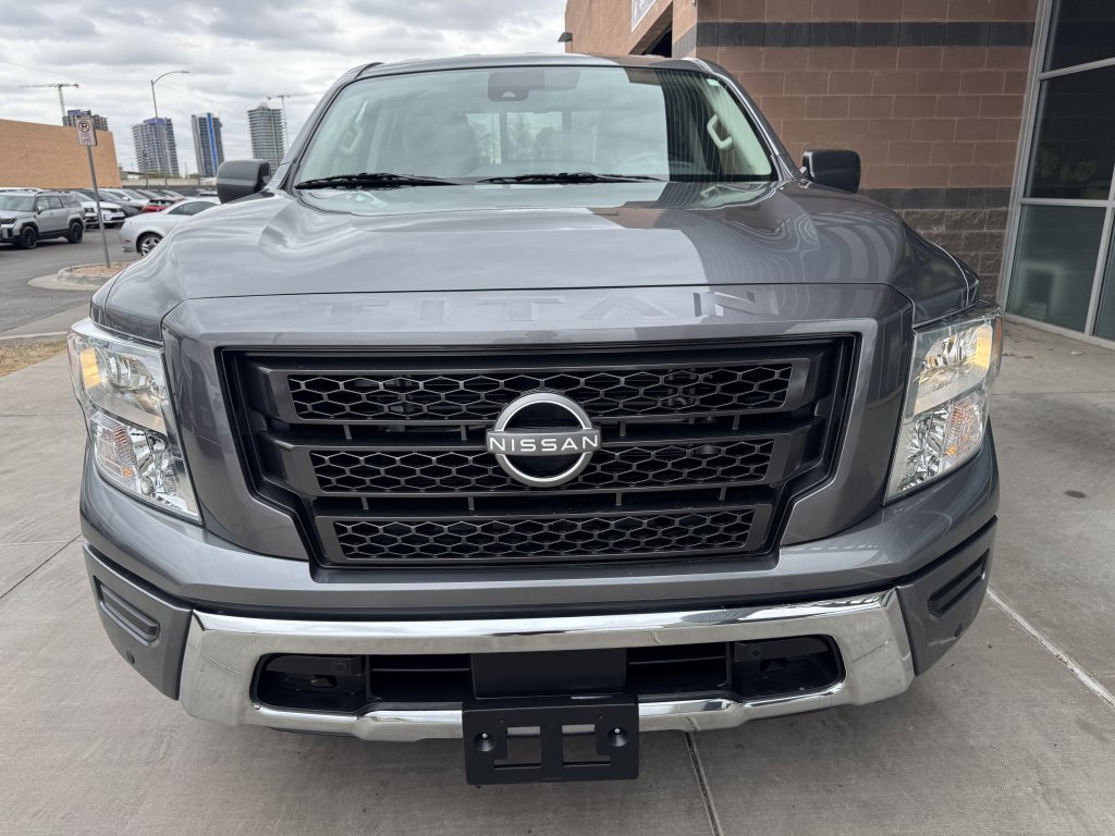 Used 2024 Nissan Titan SV w/ SV Convenience Package image 10
