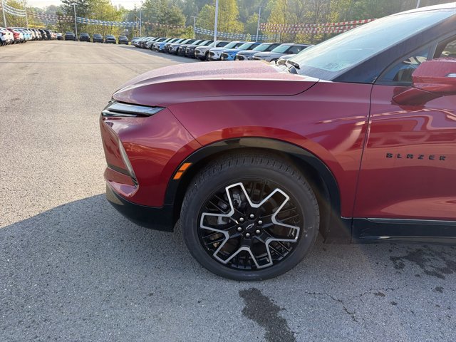 Used 2023 Chevrolet Blazer RS w/ Driver Confidence II Package AWD/4WD image 9