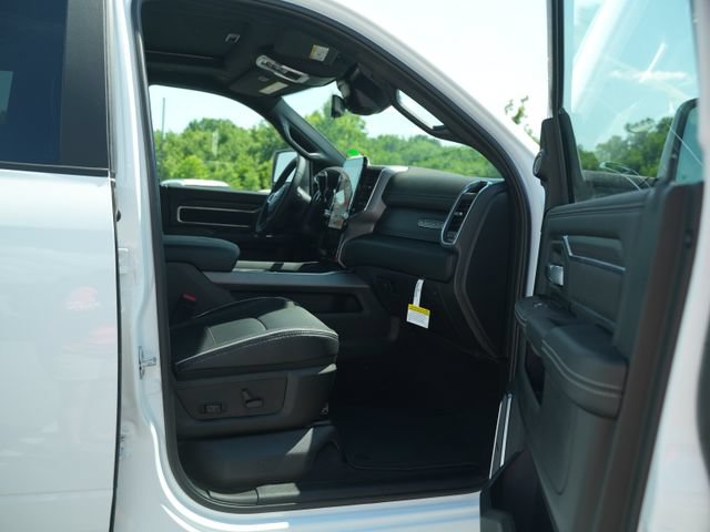 New 2026 RAM 3500 Laramie AWD/4WD image 18