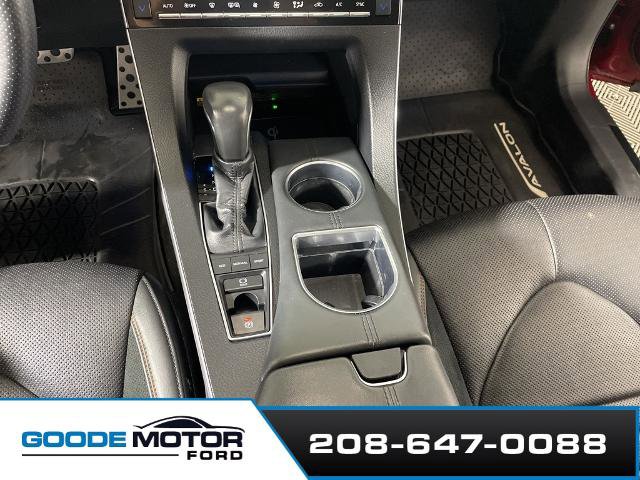 Used 2019 Toyota Avalon XSE image 17