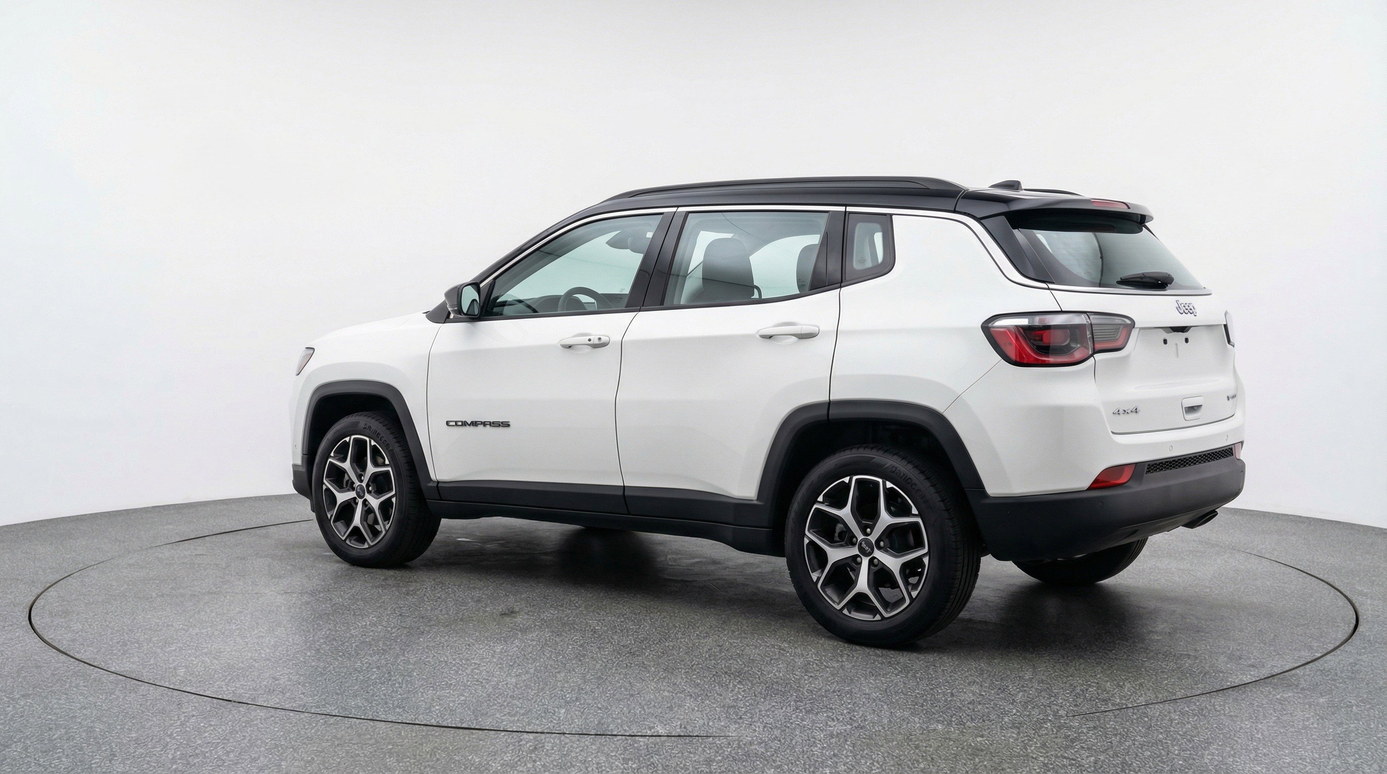 Used 2025 Jeep Compass Limited image 6
