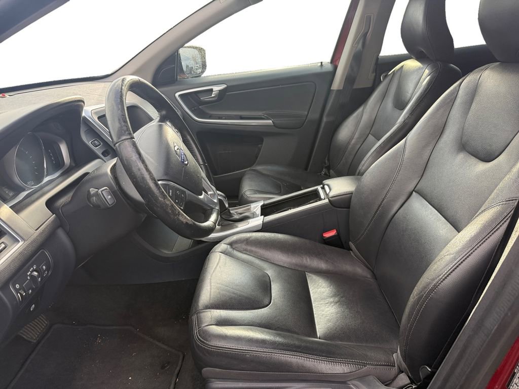 Used 2016 Volvo XC60 T5 Premier image 9