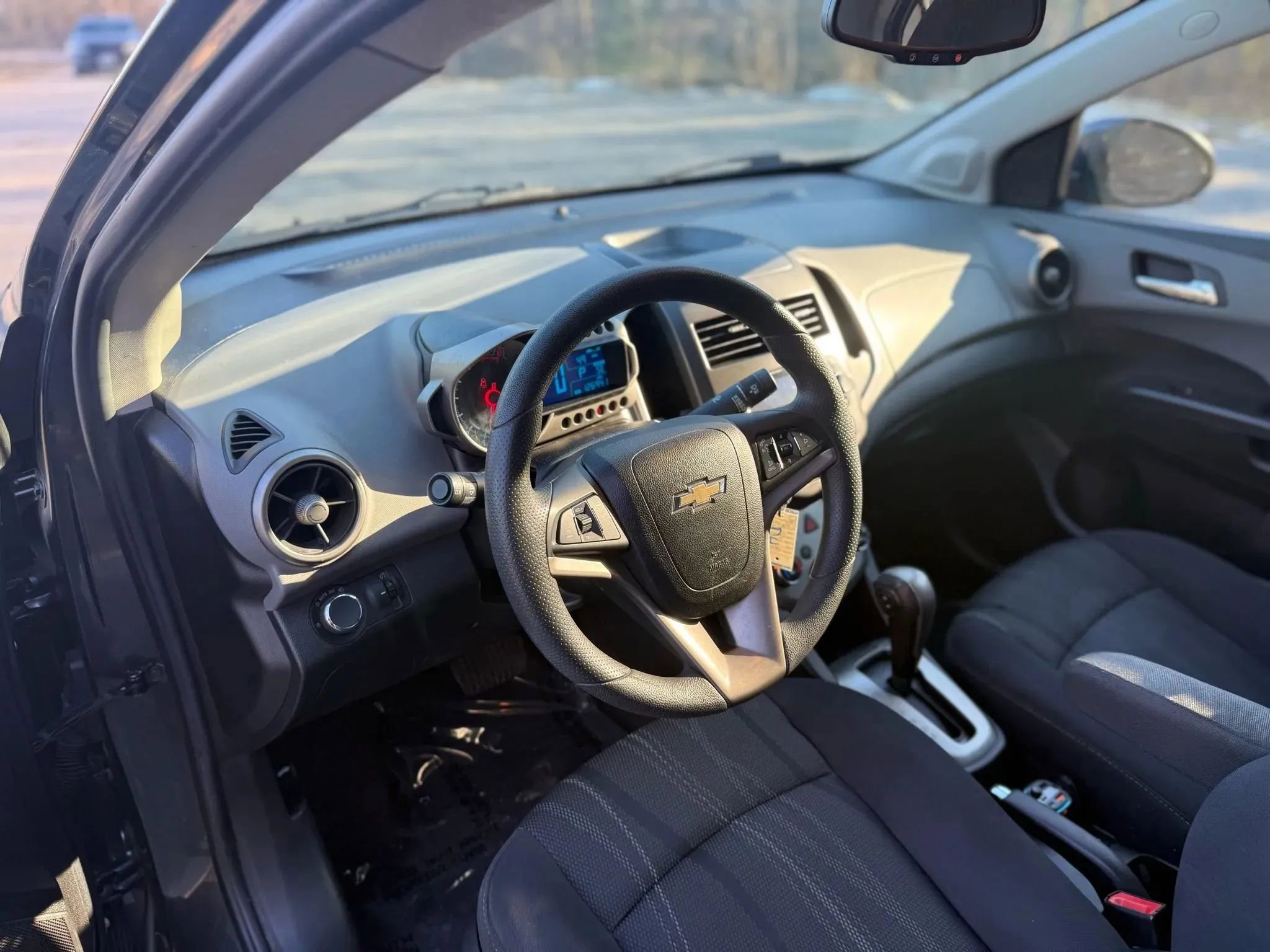 Used 2014 Chevrolet Sonic LT image 22