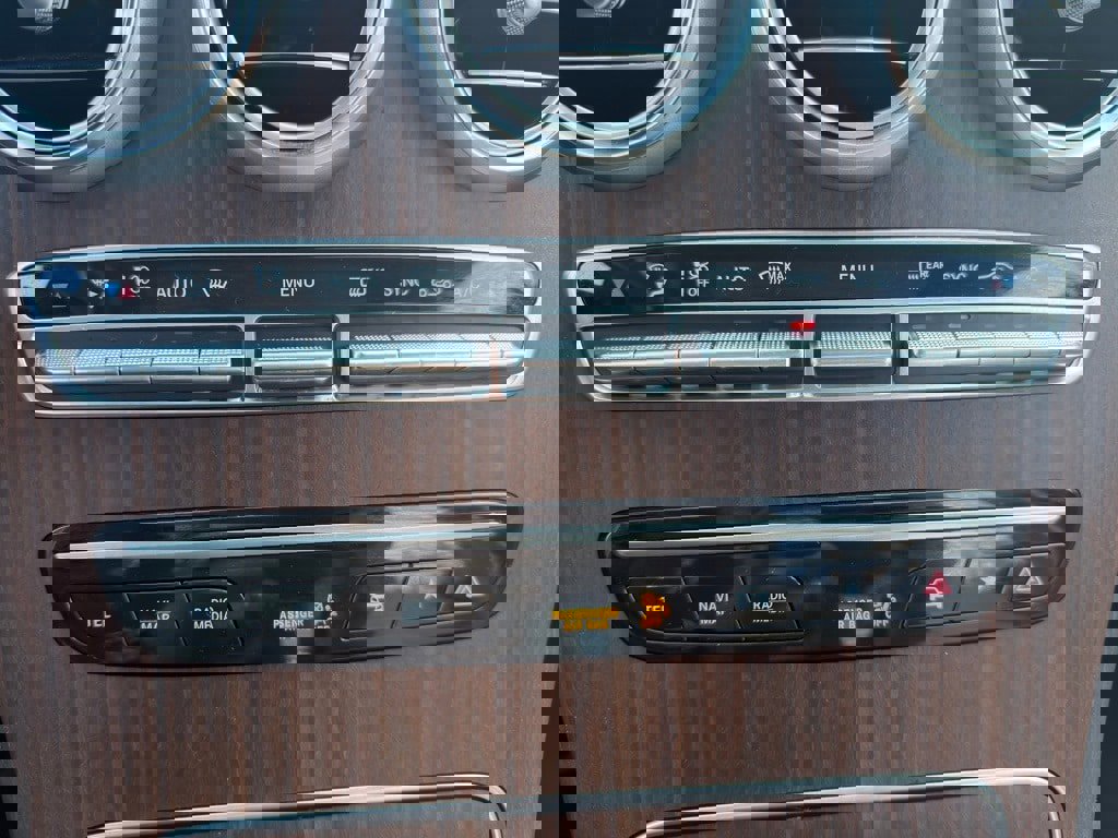 Used 2022 Mercedes-Benz GLC 300 4MATIC image 25