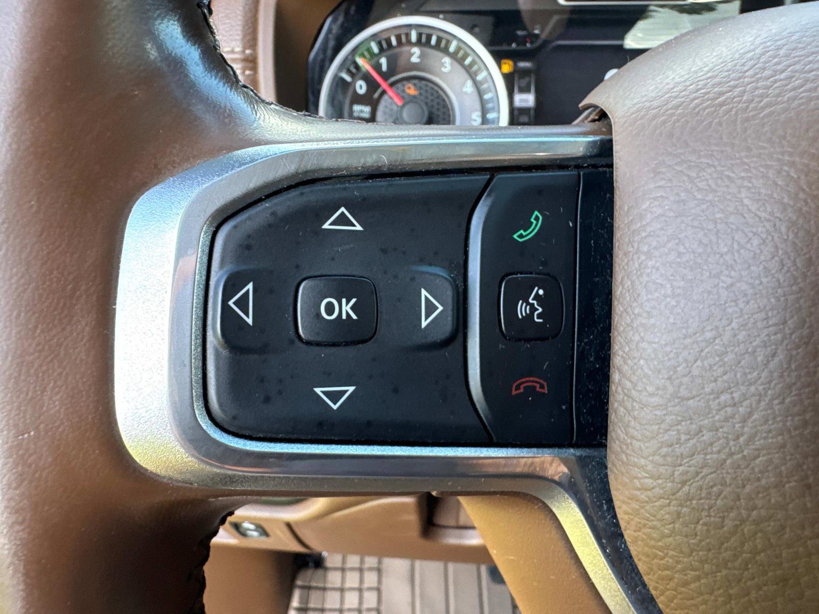 Used 2019 RAM 1500 Laramie AWD/4WD image 29