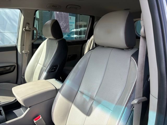 Used 2017 Kia Sedona SX image 12