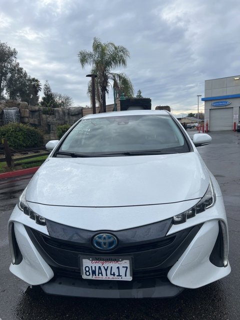 Used 2021 Toyota Prius Prime LE image 2