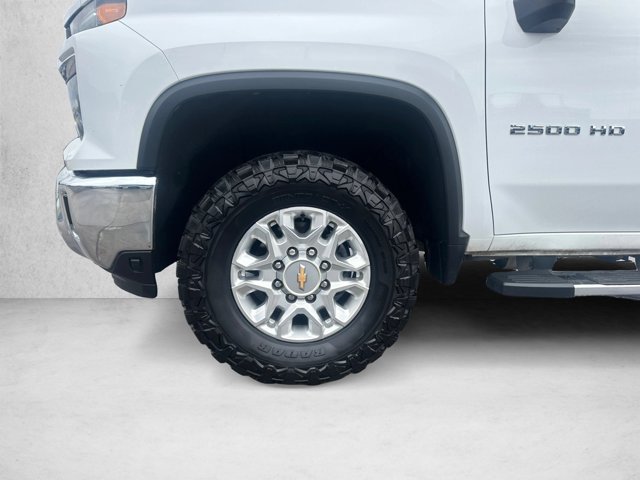 Used 2024 Chevrolet Silverado 2500 LT AWD/4WD image 27