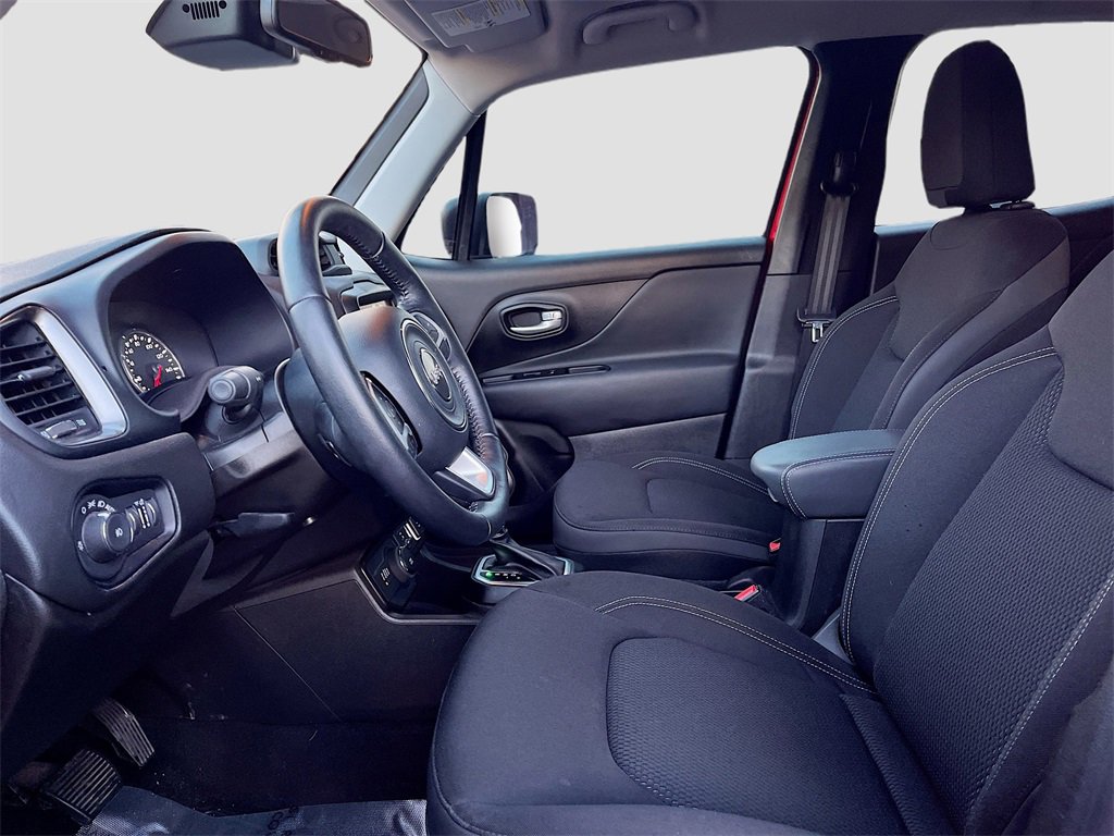 Used 2023 Jeep Renegade Latitude w/ Premium Group image 21