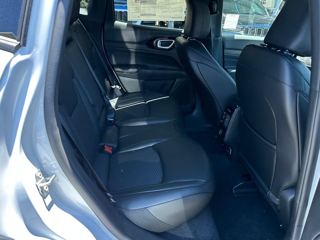 New 2026 Jeep Compass Latitude AWD/4WD image 16