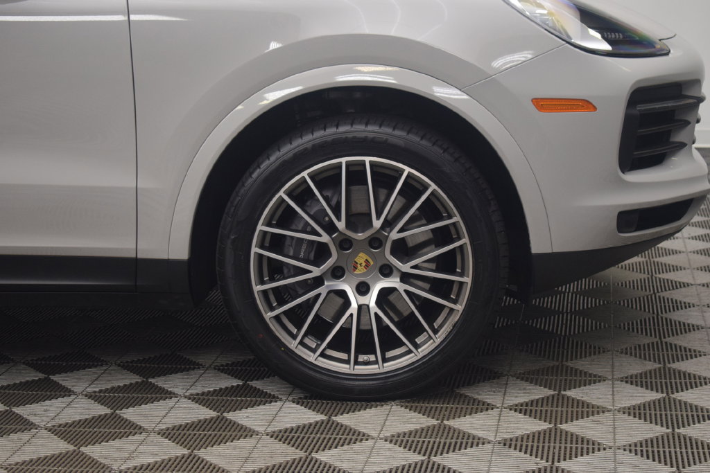 Used 2023 Porsche Cayenne Platinum Edition AWD/4WD image 27