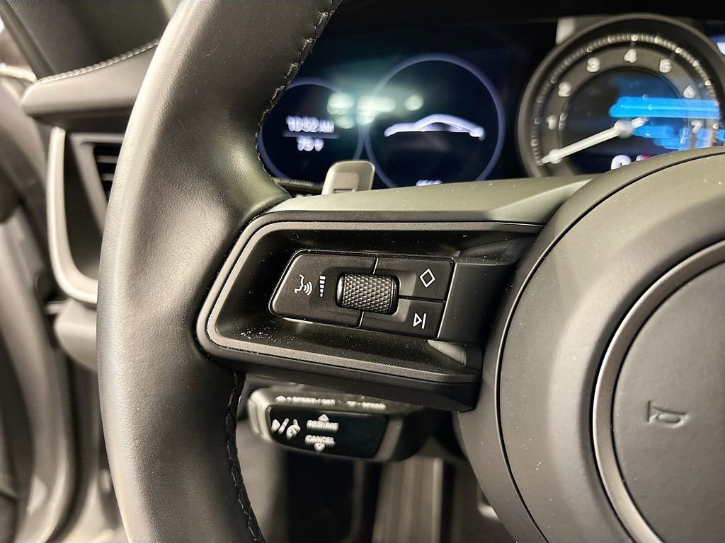 Used 2022 Porsche 911 Carrera RWD image 19