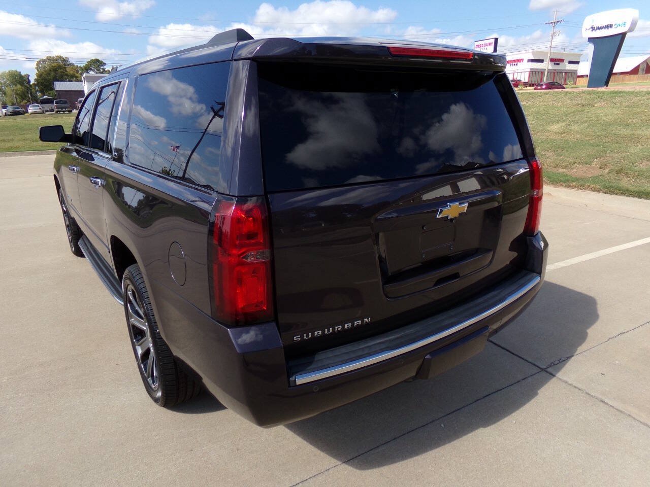 Used 2015 Chevrolet Suburban LTZ RWD image 31