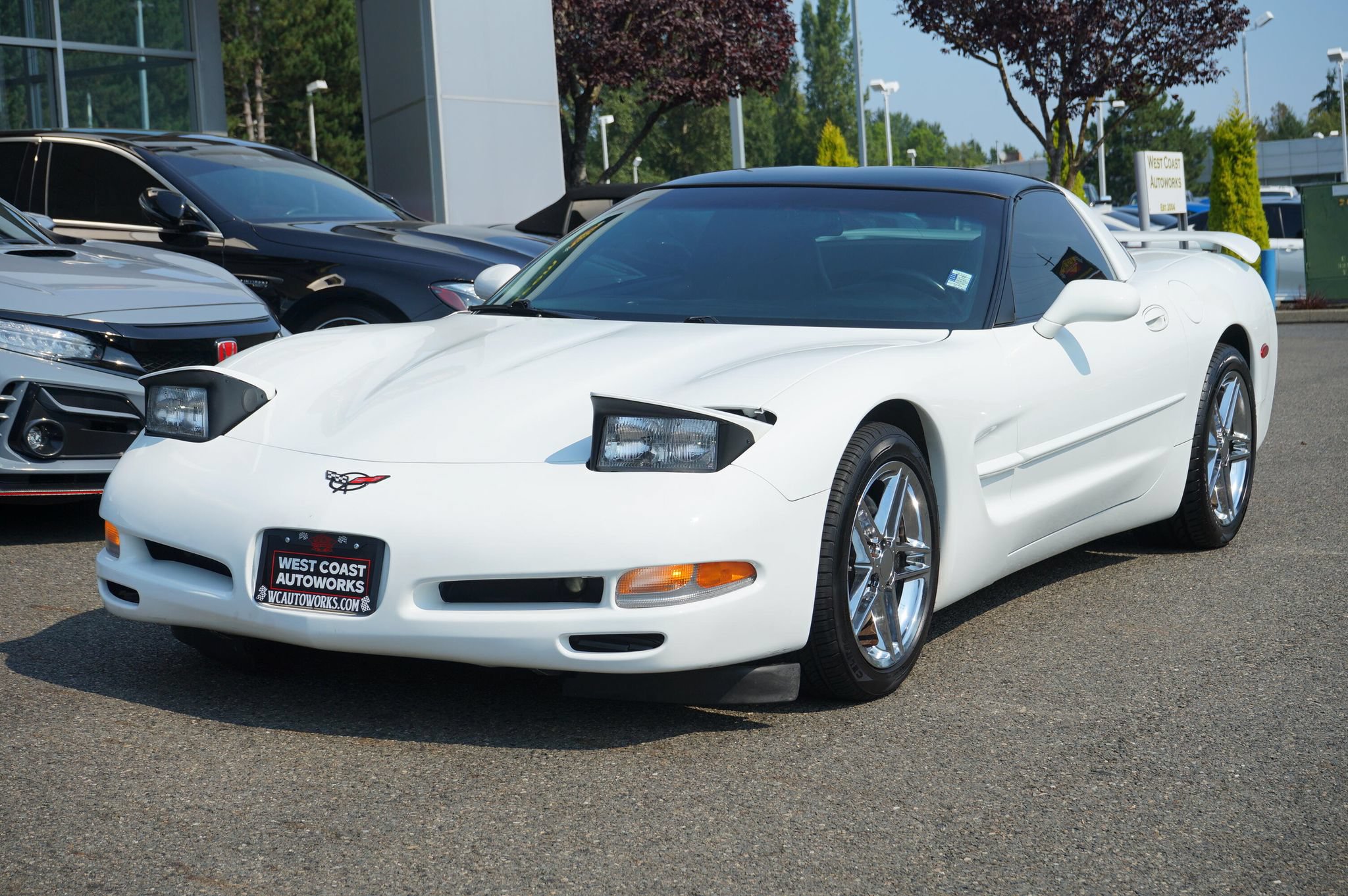 Used 1997 Chevrolet Corvette Coupe w/ Memory Pkg RWD image 2