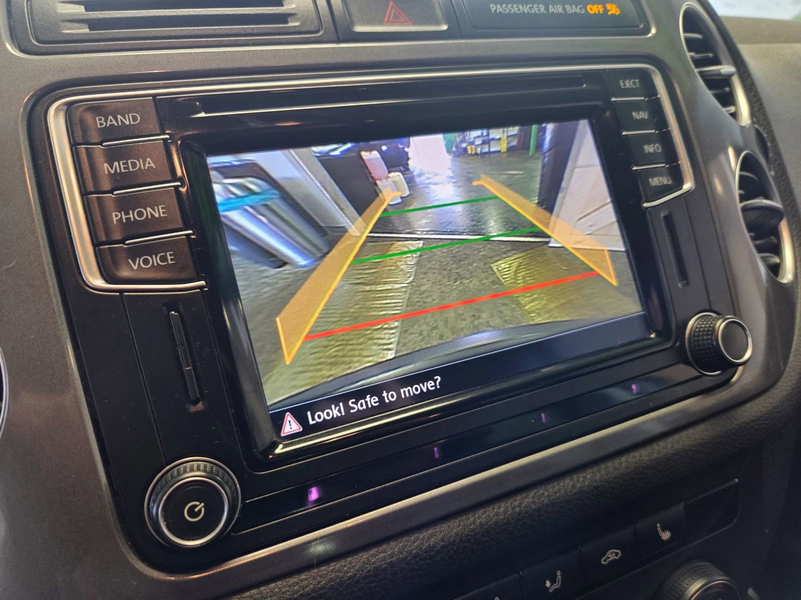 Used 2016 Volkswagen Tiguan SEL image 28