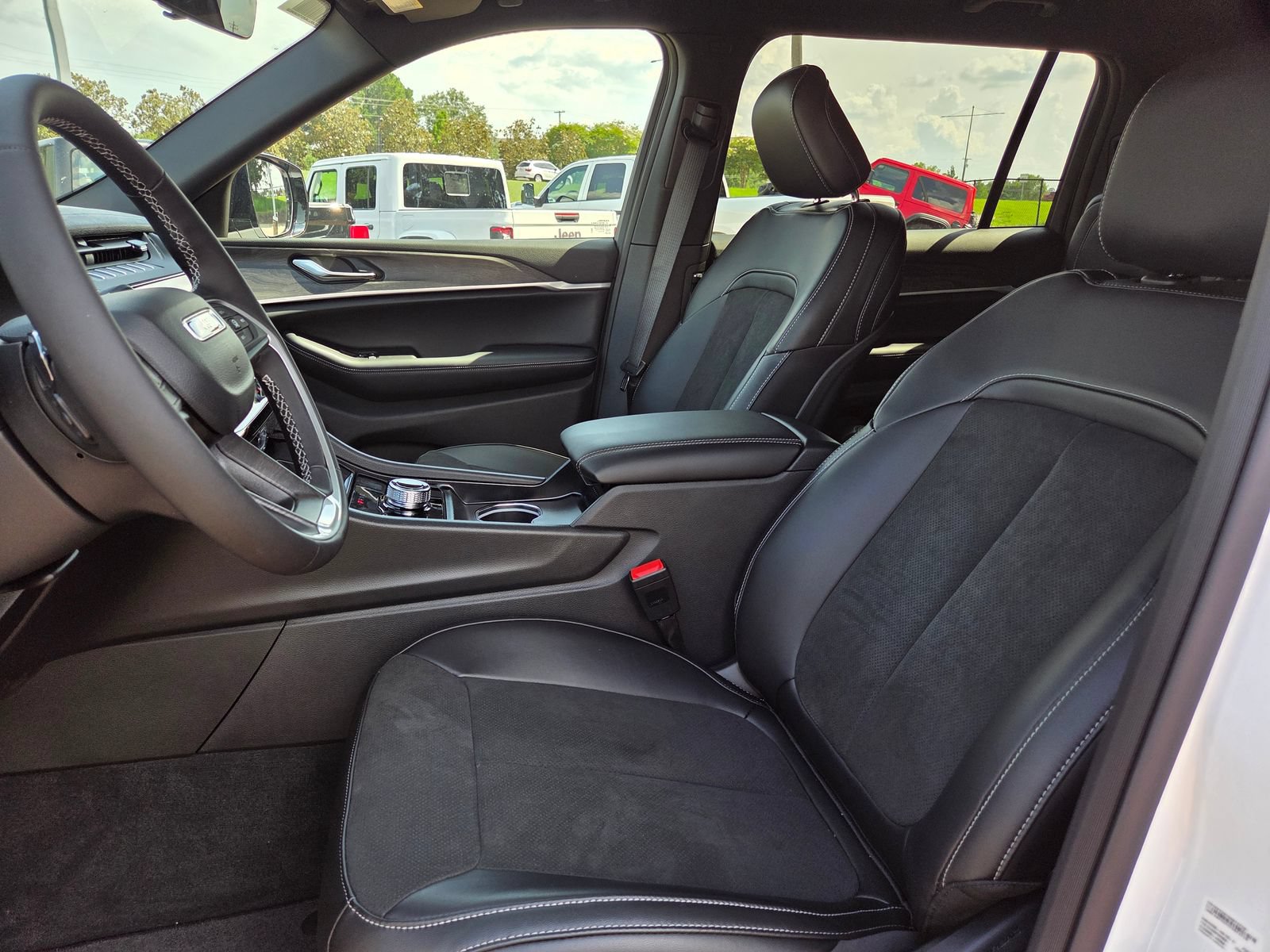 New 2026 Jeep Grand Cherokee L 2WD image 12