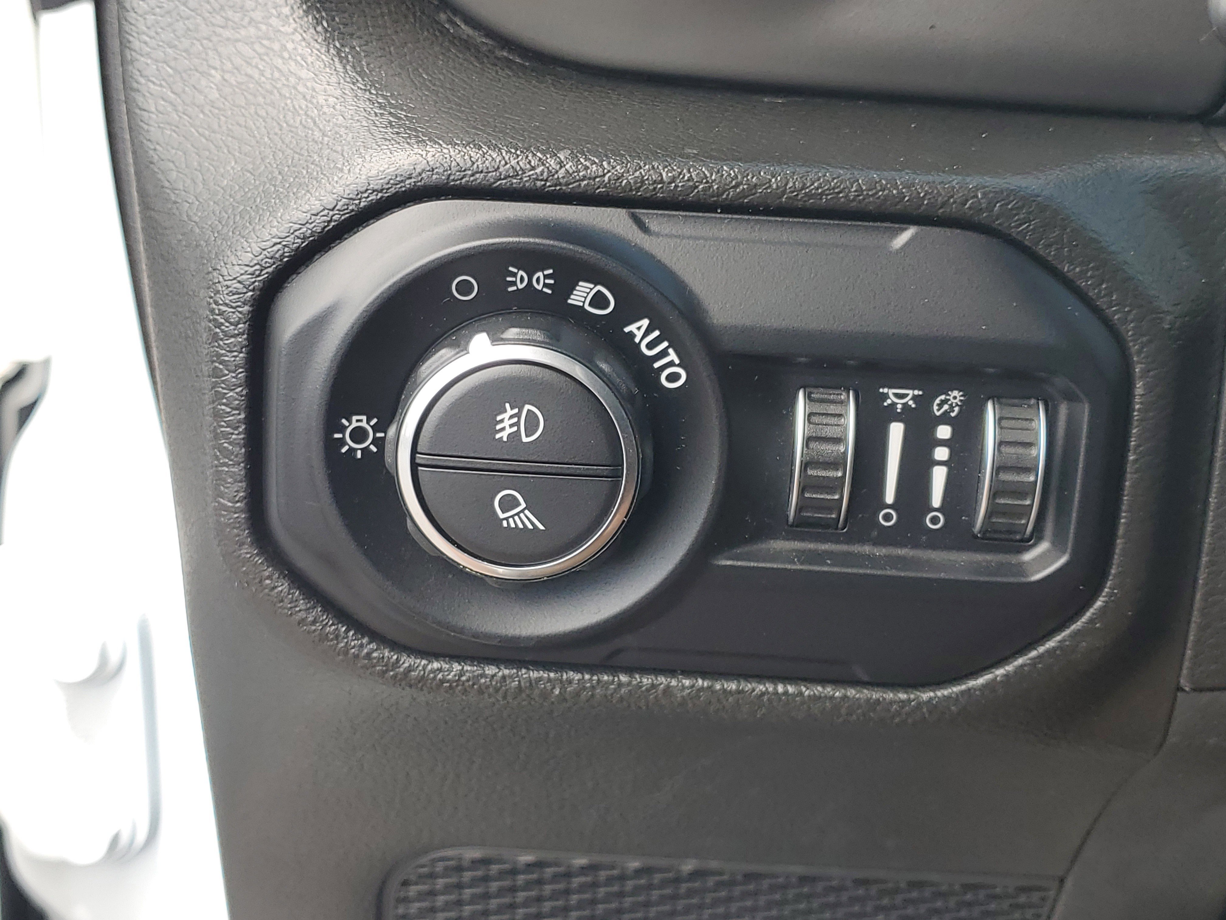 Used 2022 Jeep Gladiator Rubicon w/ LED Lighting Group image 23