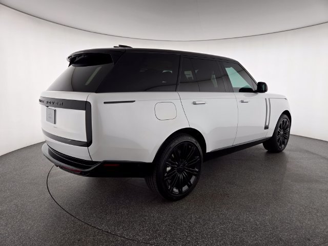 New 2026 Land Rover Range Rover SE AWD/4WD image 2