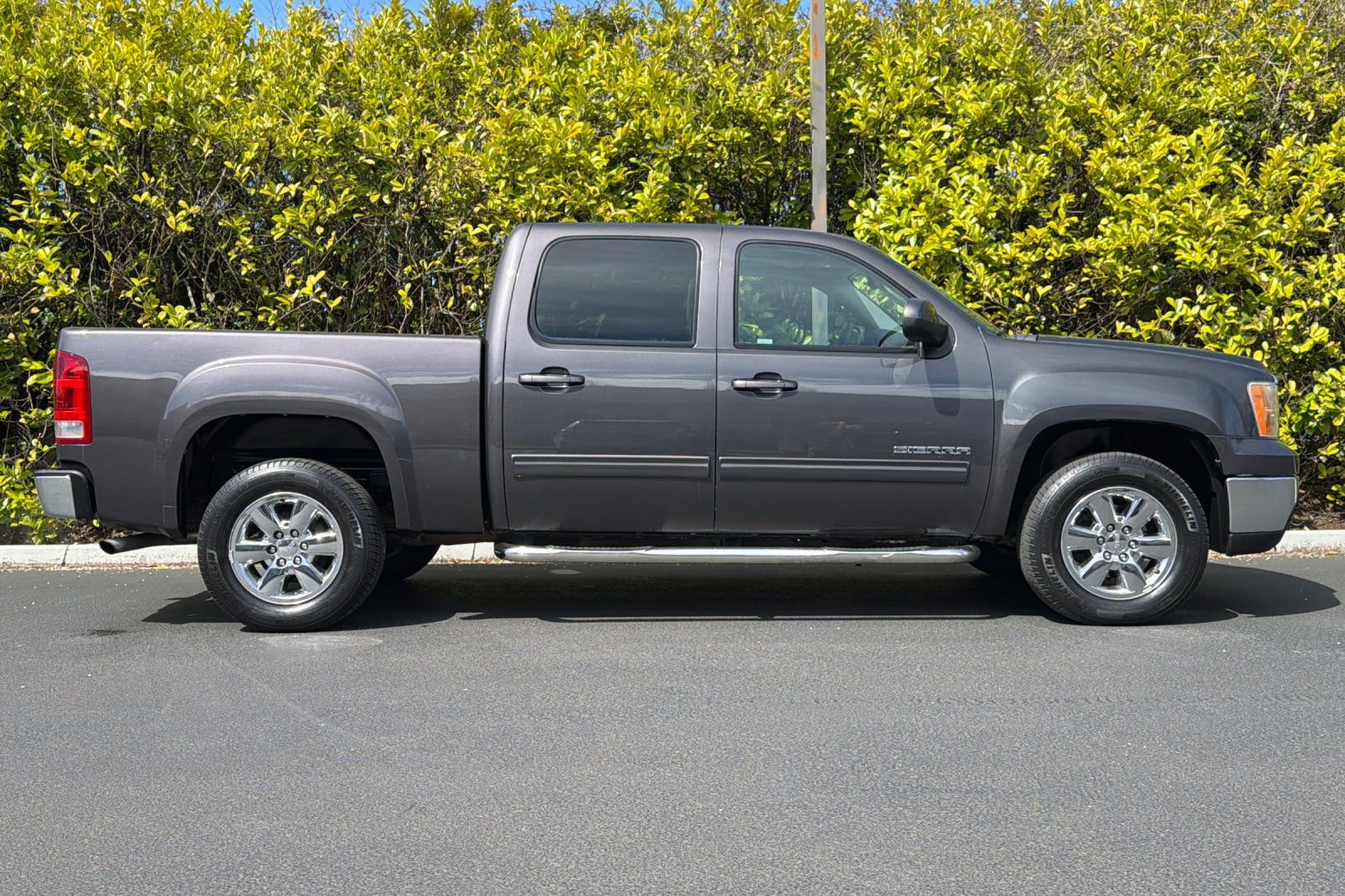 Used 2011 GMC Sierra 1500 SLT w/ SLT Convenience Package image 3