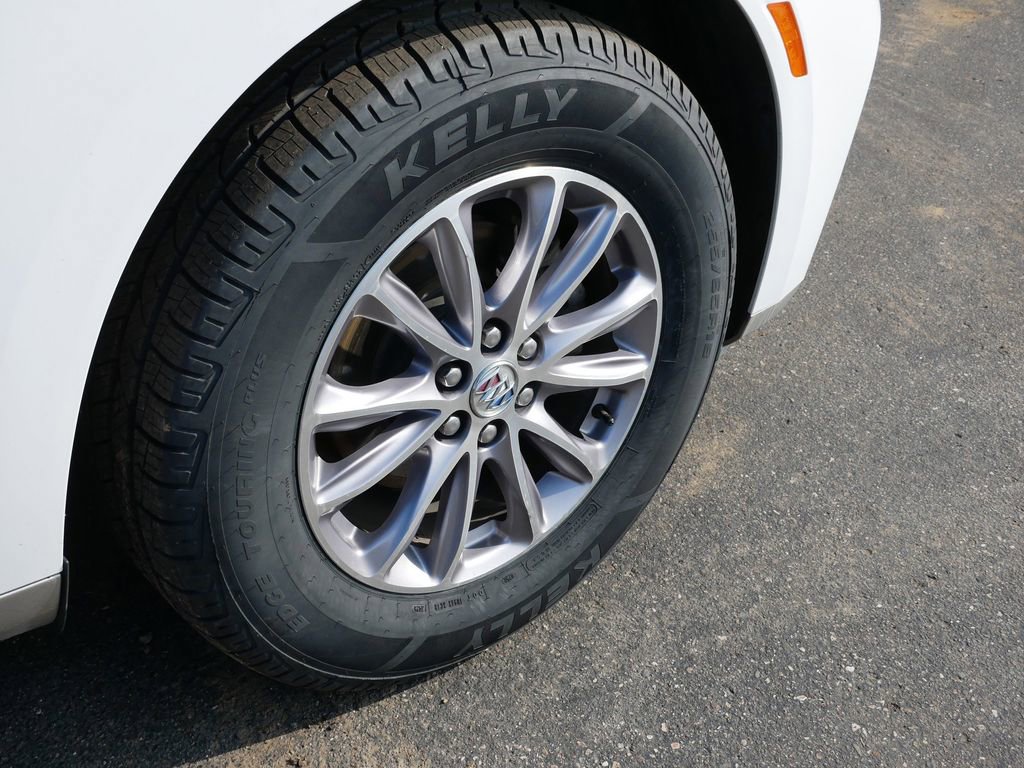 Used 2023 Buick Enclave Essence image 9