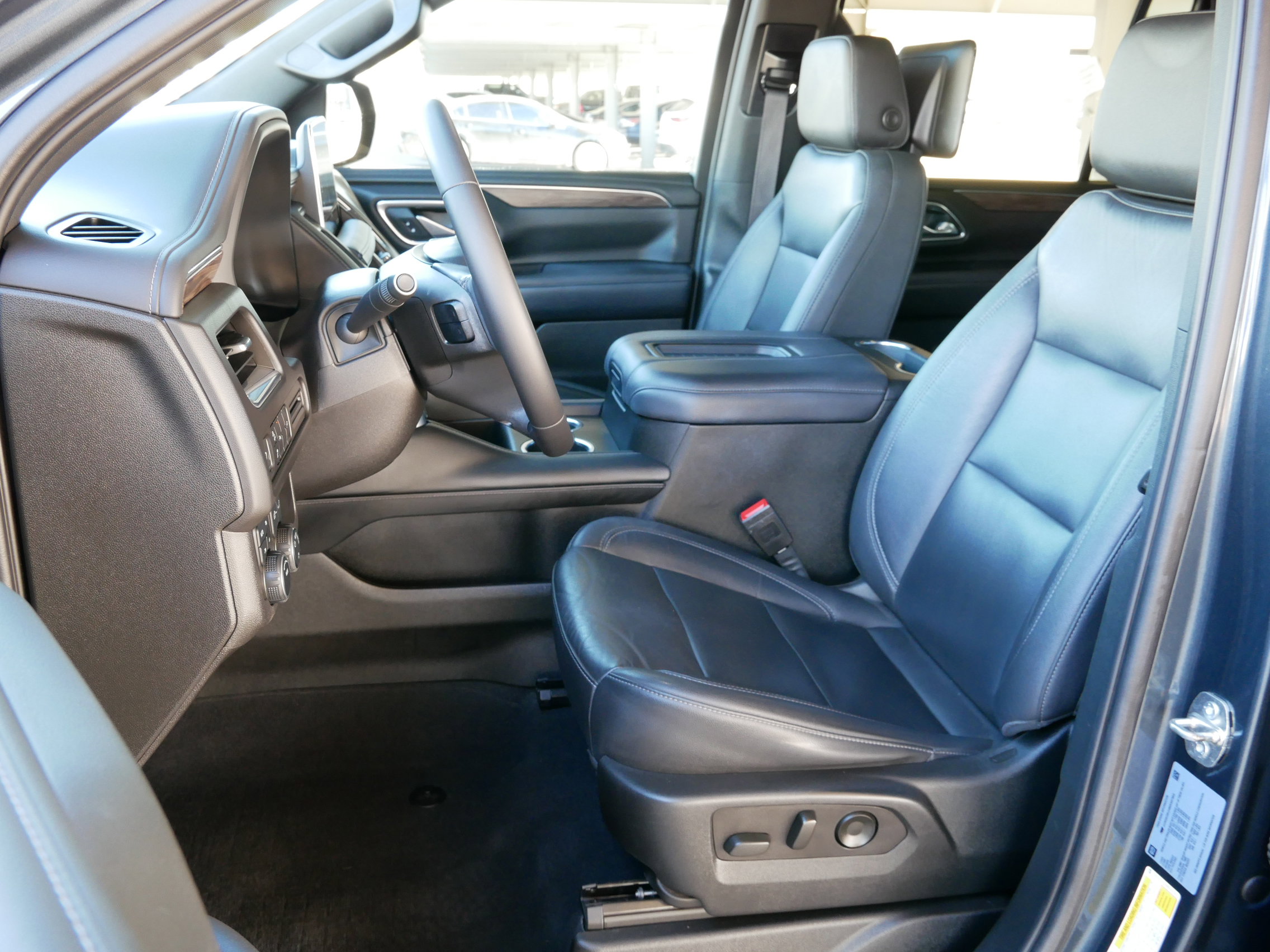 Used 2021 Chevrolet Suburban Z71 w/ Rear Media and Nav Package image 2