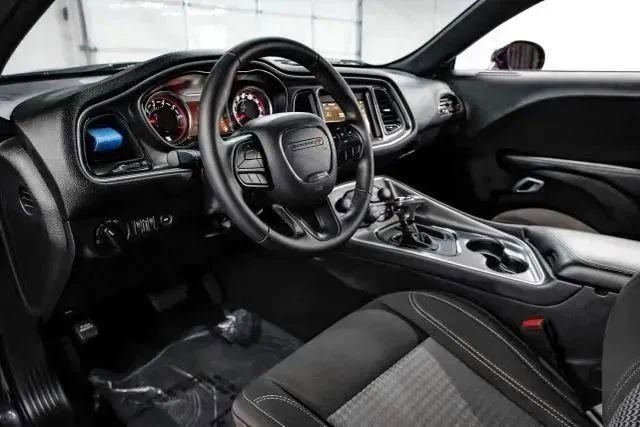 Used 2020 Dodge Challenger SXT image 3