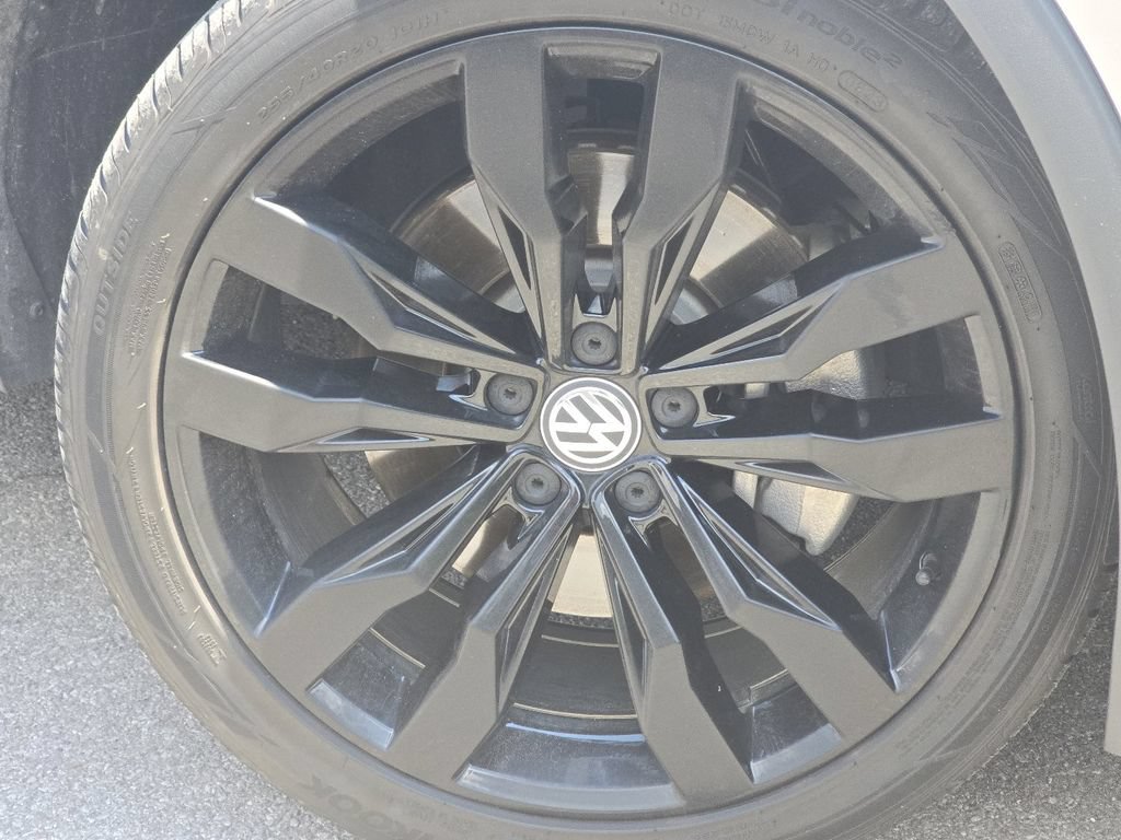 Used 2021 Volkswagen Tiguan SE R-Line AWD/4WD image 9