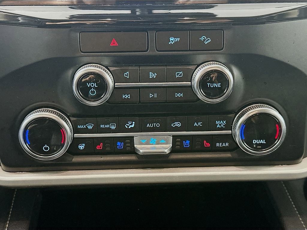 Used 2023 Ford Expedition Max XLT image 18