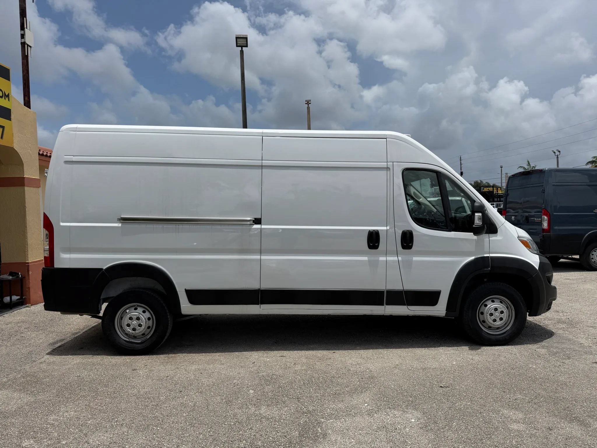 Used 2023 RAM ProMaster 3500 FWD image 7