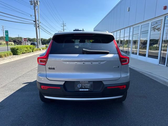 Certified 2025 Volvo XC40 B5 Plus AWD/4WD image 4