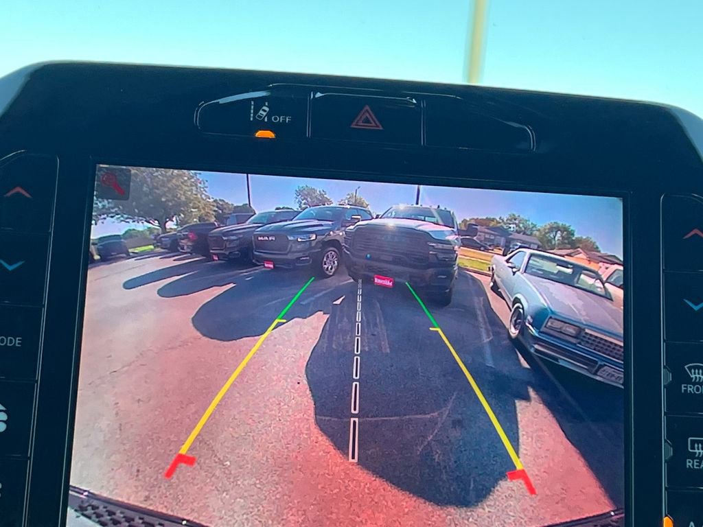 New 2026 RAM 1500 4x4 Crew Cab image 9