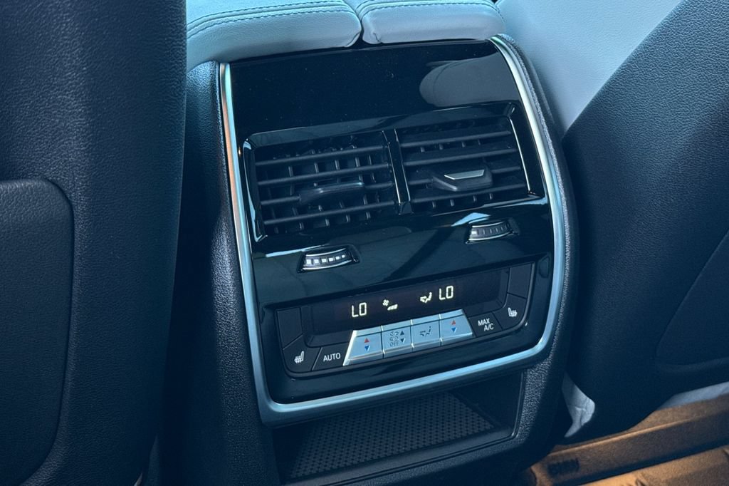 New 2027 BMW X6 xDrive40i AWD/4WD image 13
